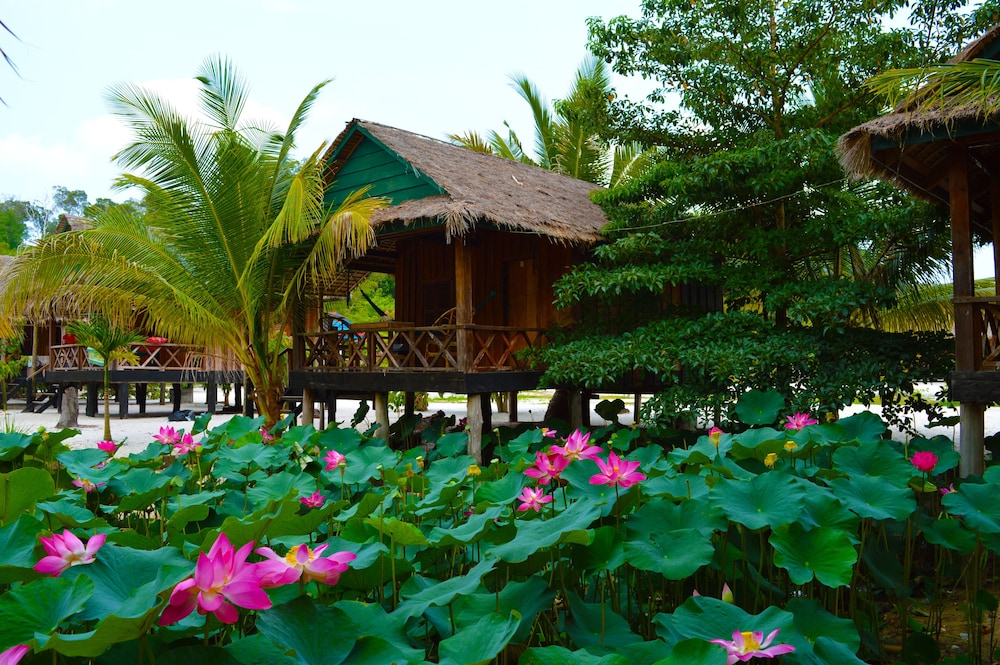 Palm Beach Bungalow Resort 3/66