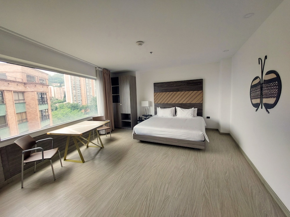 V Grand Hotel, a member of Radisson Individuals 11/45