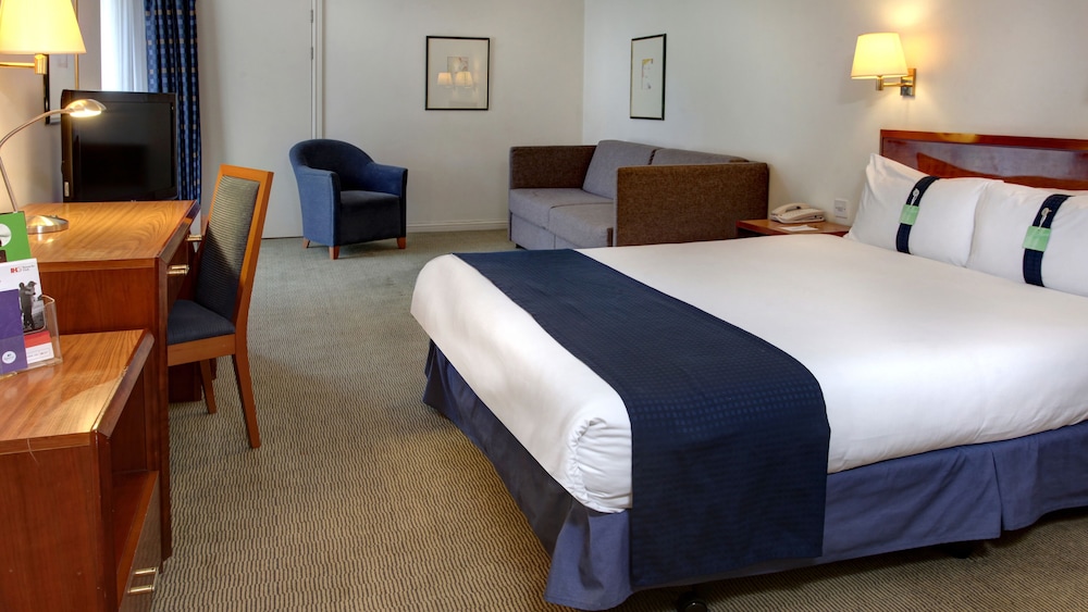 Holiday Inn Aylesbury 17/60