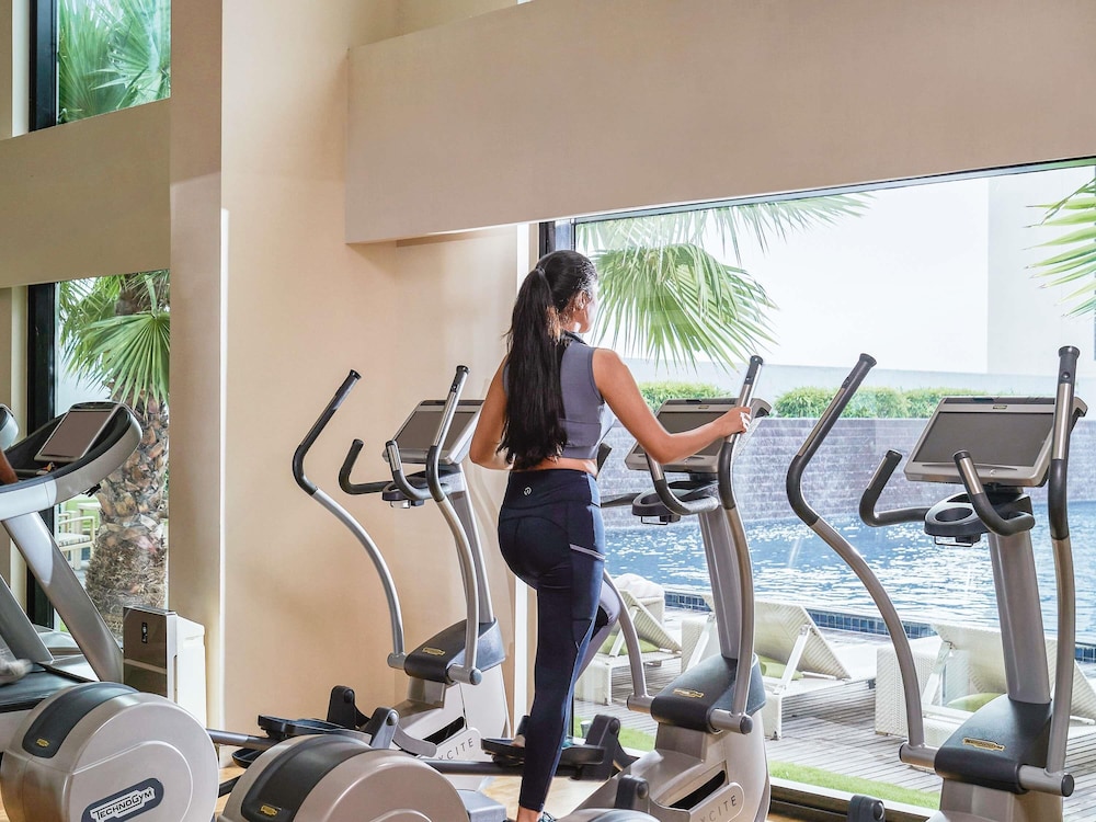 Pullman New Delhi Aerocity 24/47