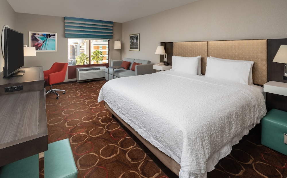 Hampton Inn Tropicana 12/30