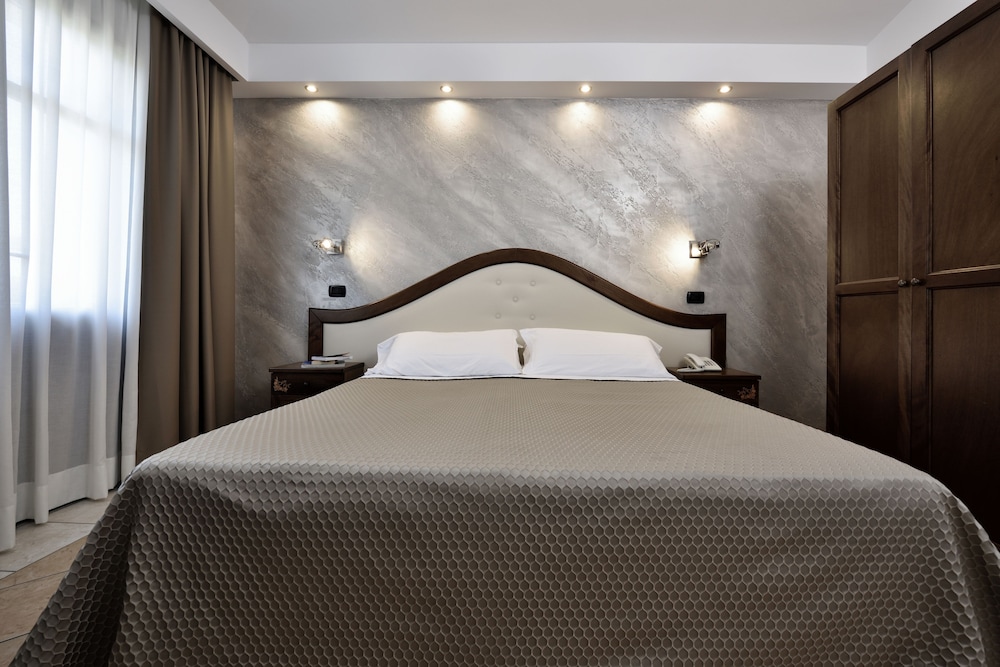 Nicoletta Hotel 20/69