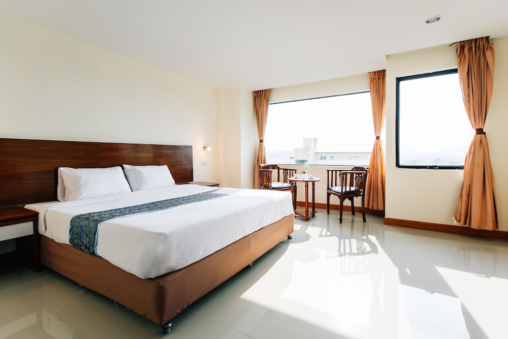 Sinkiat Thani Hotel 12/44