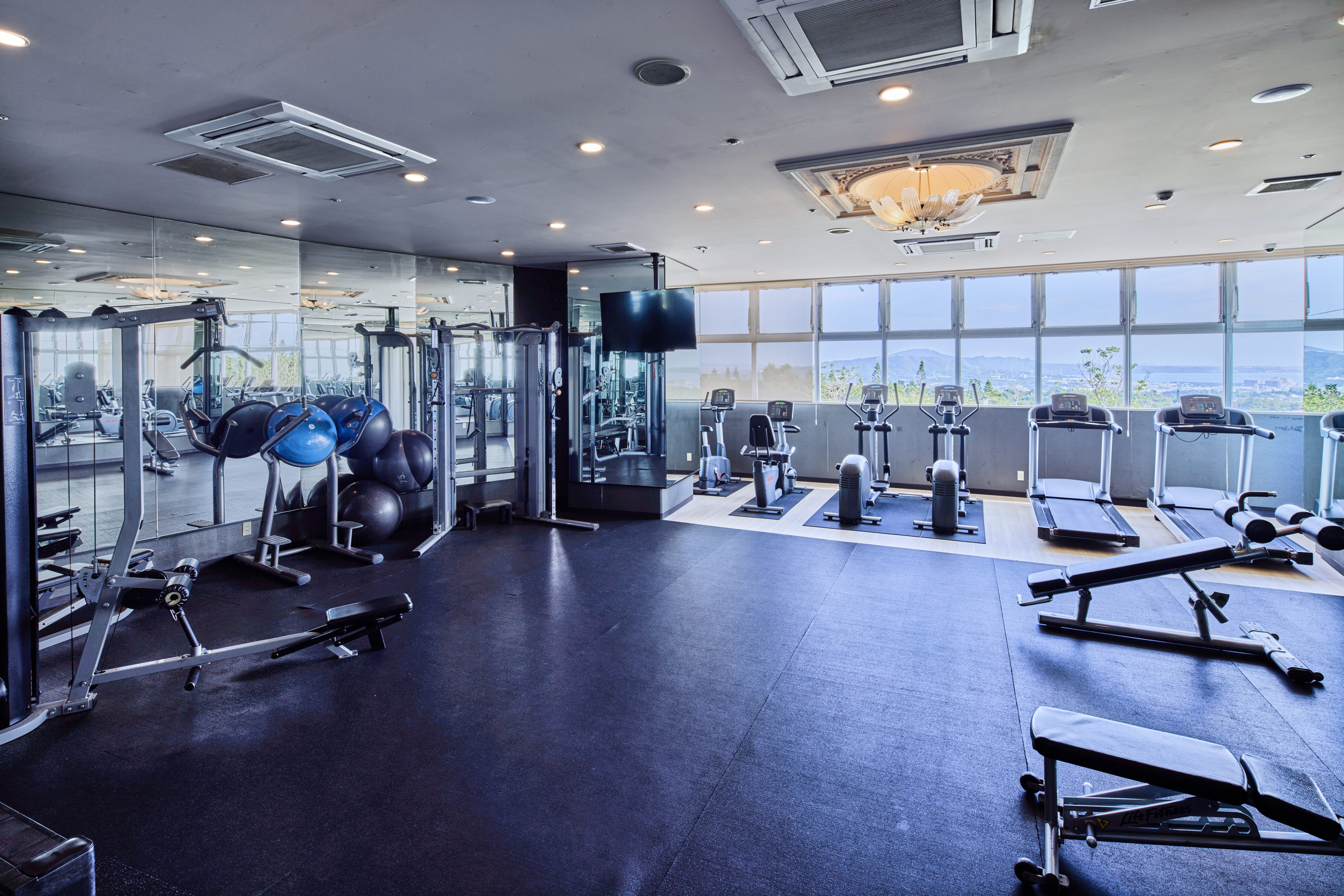 ANA Crowne Plaza Resort Okinawa Uruma Hills by IHG 30/50