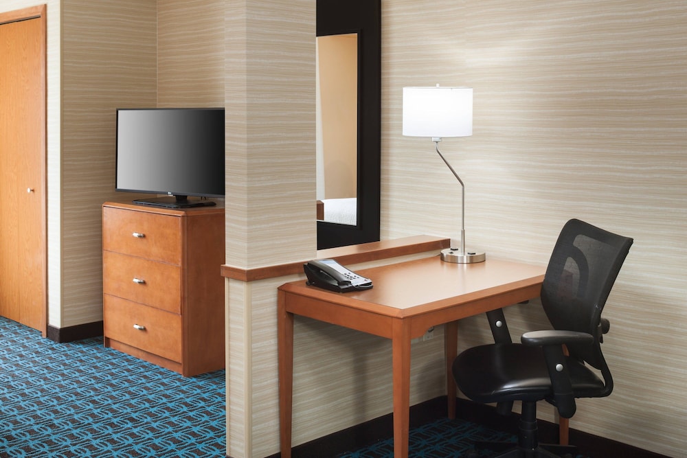 Fairfield Inn Suites Phoenix Chandler Fashion Center 56/65
