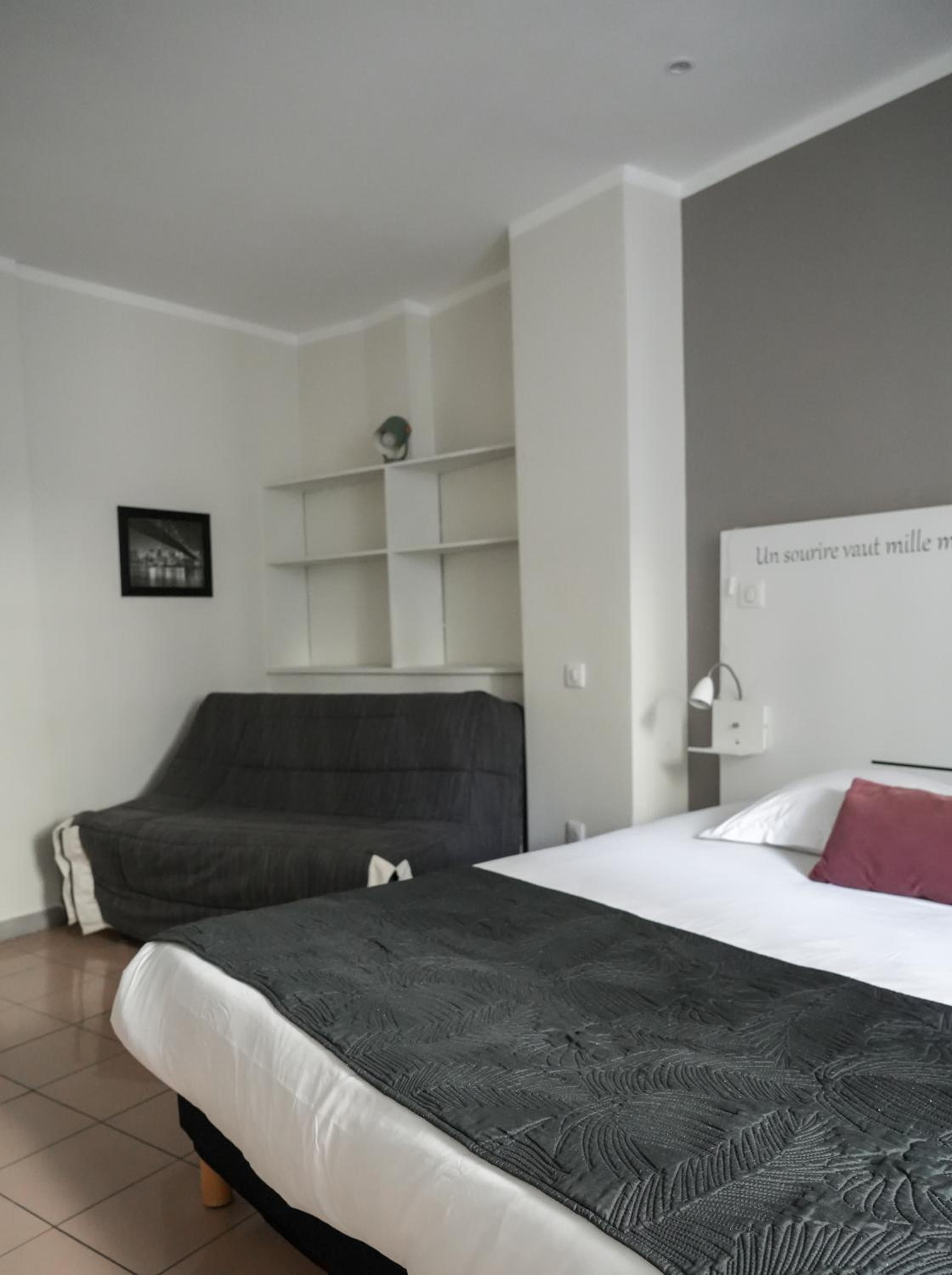Room, Triple