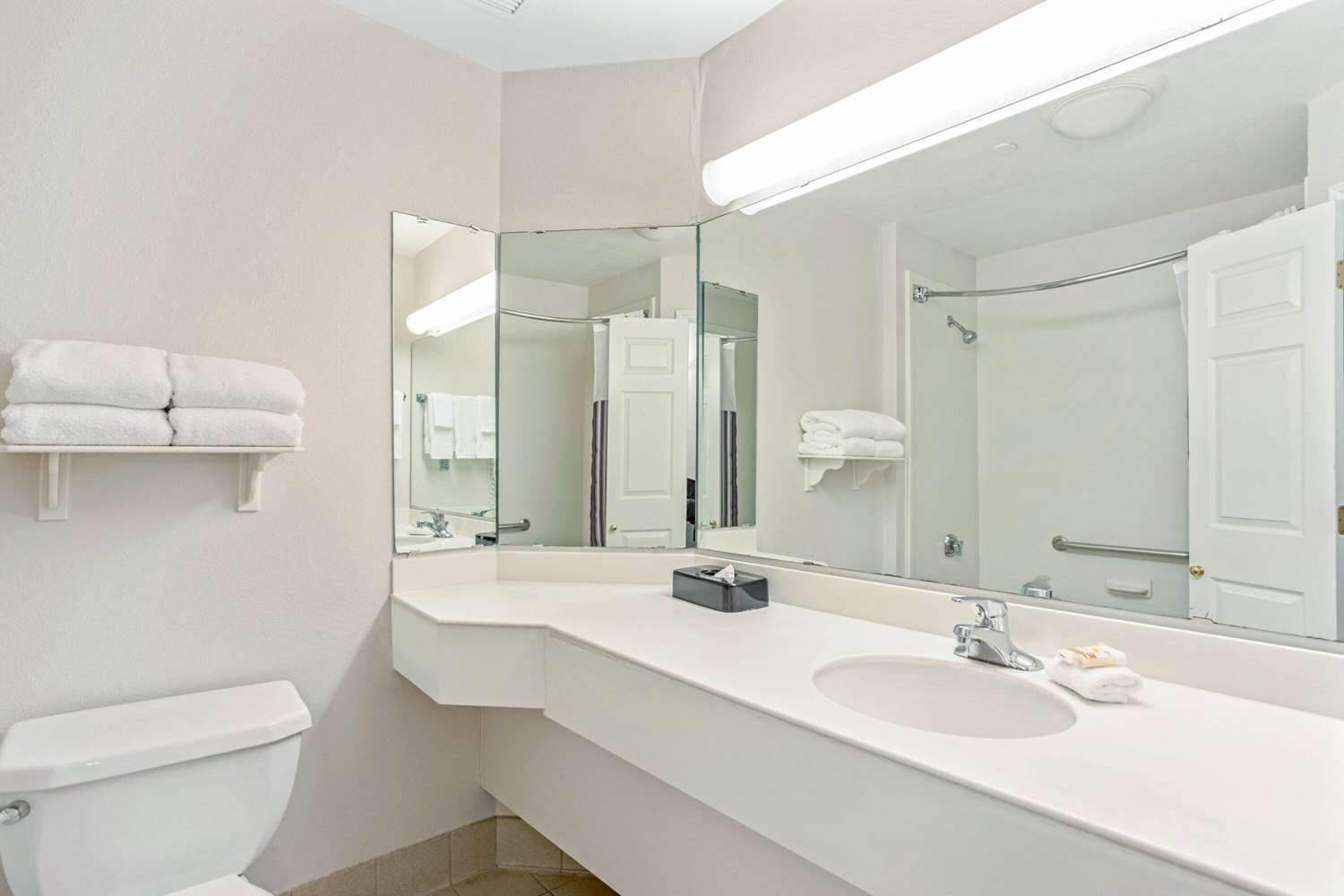 La Quinta Inn & Suites by Wyndham Birmingham Homewood 50/59