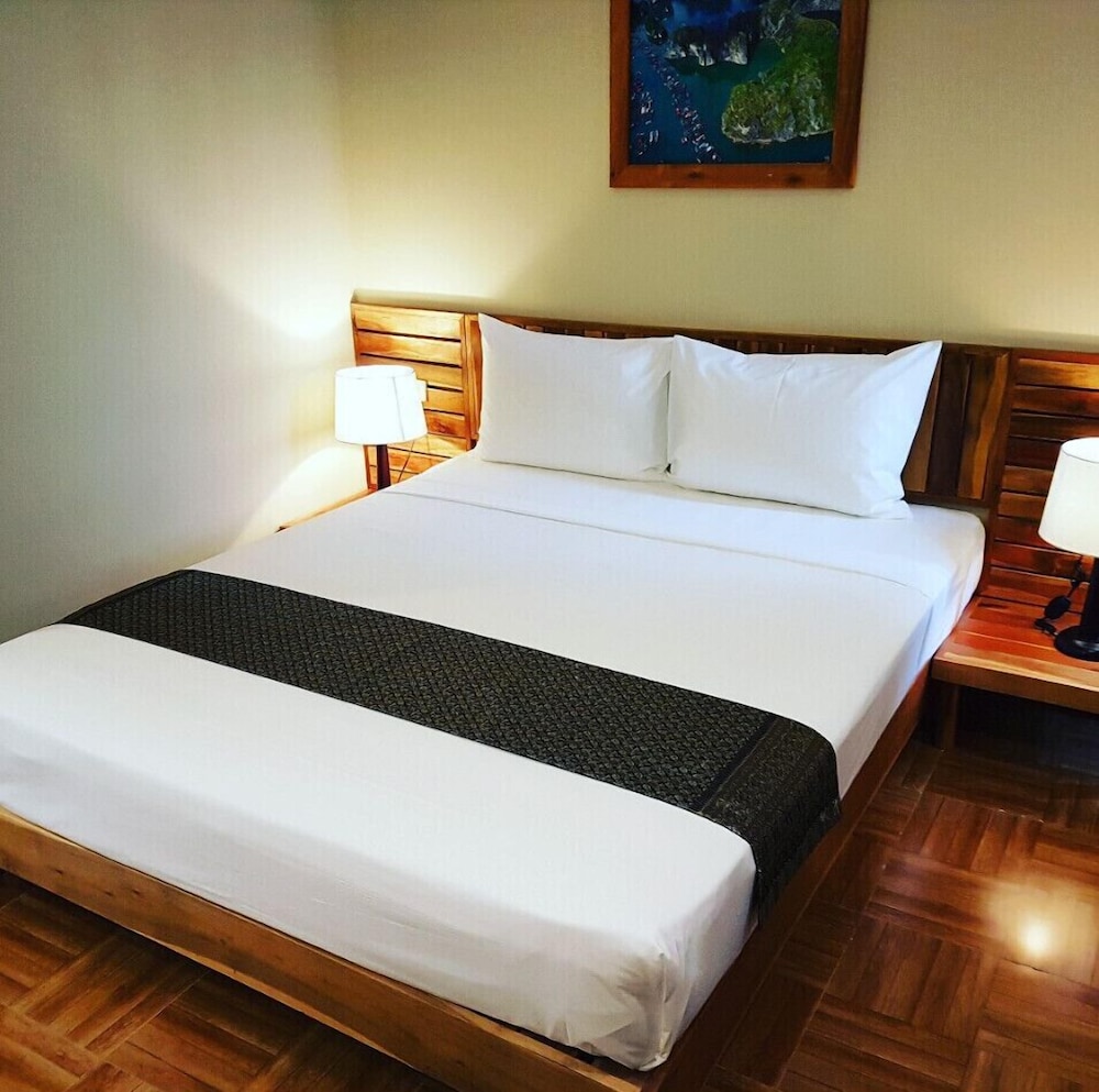 Golden Daisy Hotel 20/68