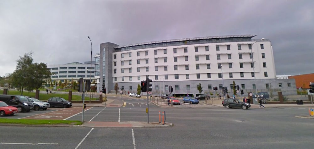 Ashley Hotel 53/60