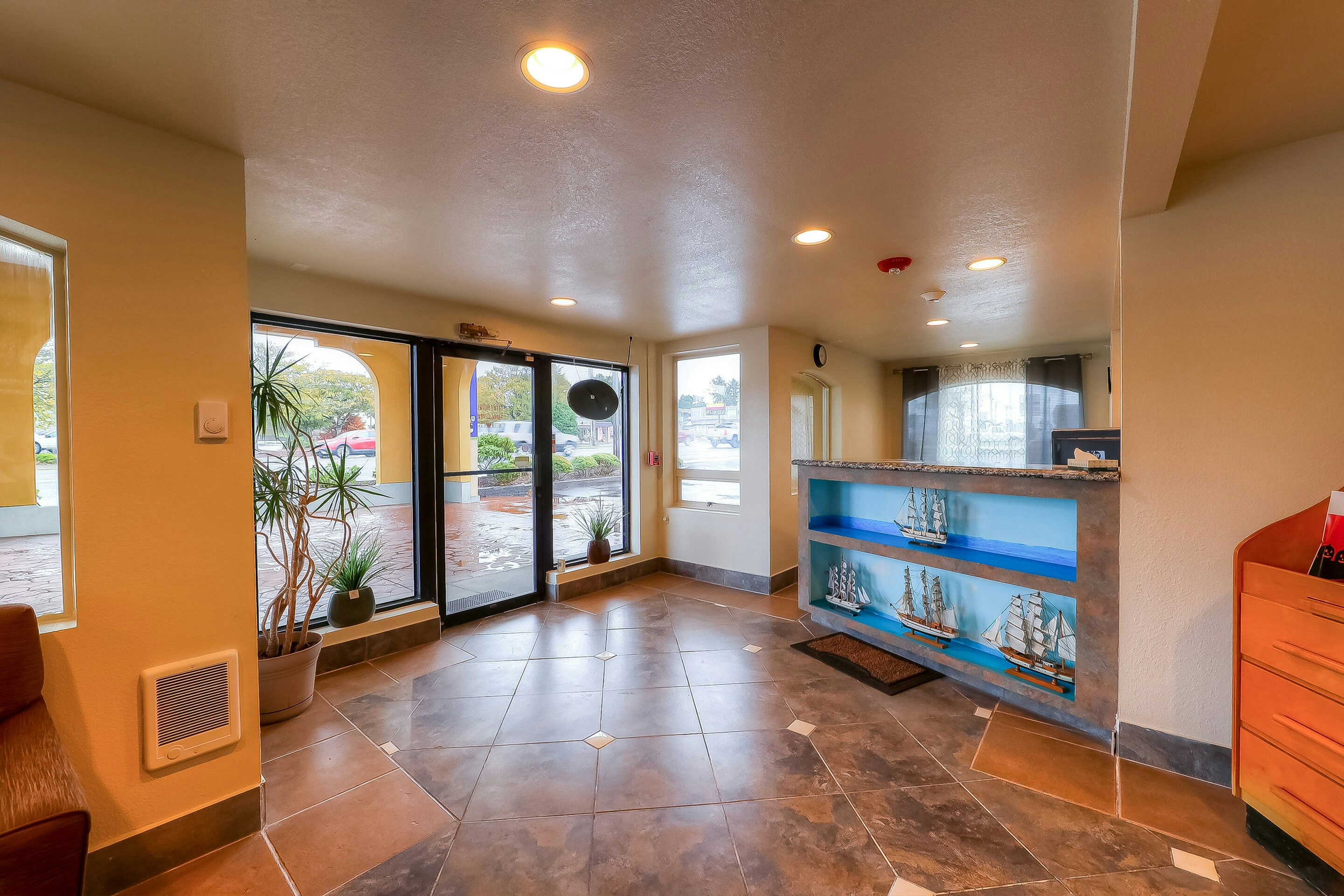 Newport Inn By OYO - Hwy 101 24/35