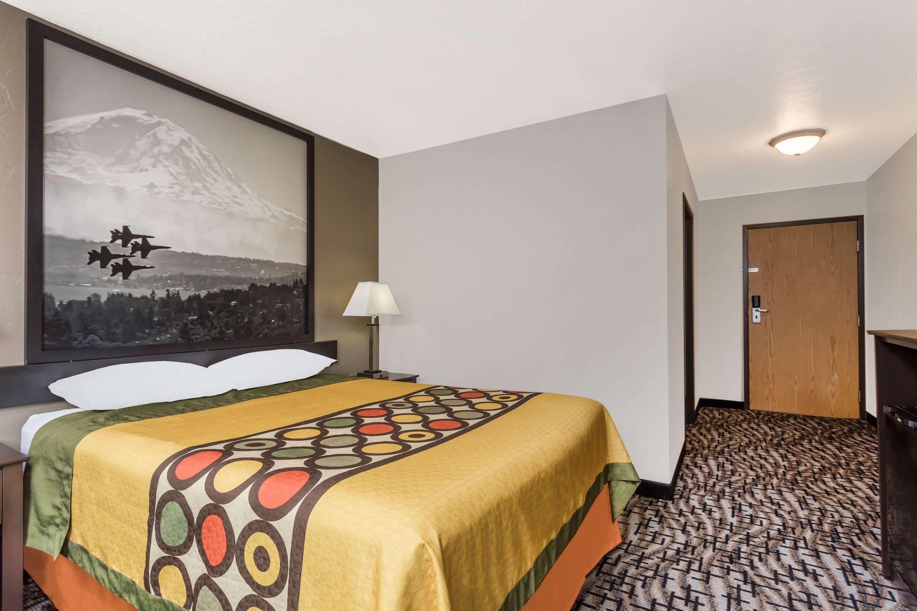 Room, Queen Bed