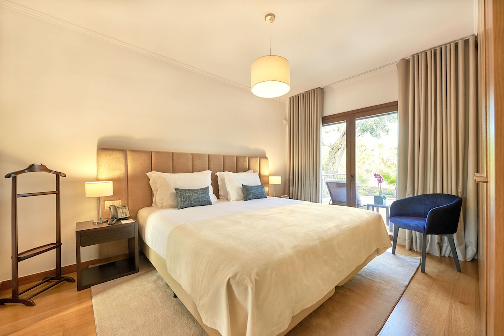 1 BEDROOM, APARTMENT, POOL VIEW