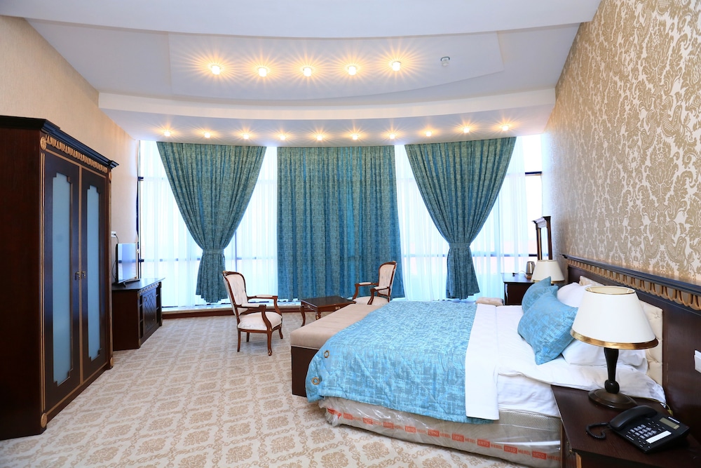 Spring Hotel 9/50