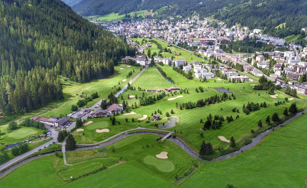 Seehof Hotel Davos 68/72