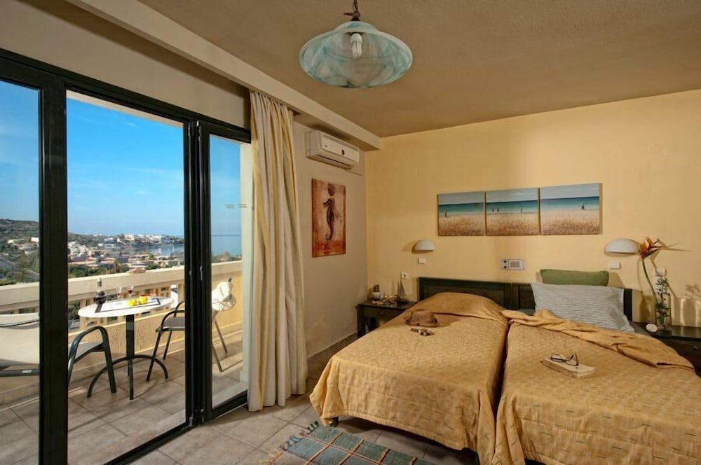 Villiana Holiday Apartments 12/50
