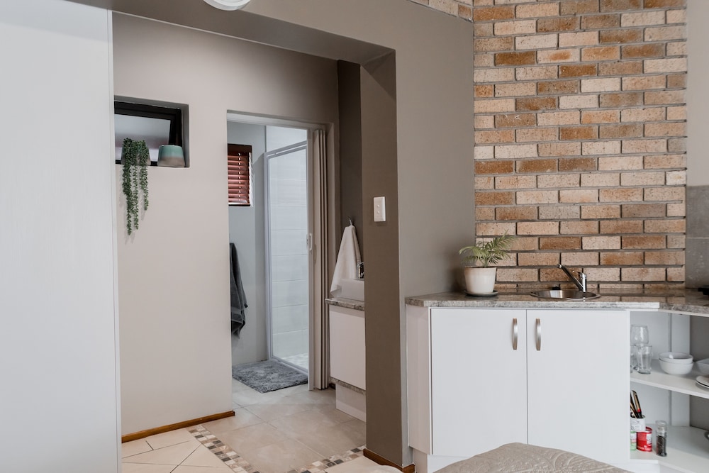 Wagtails Guest House 47/50