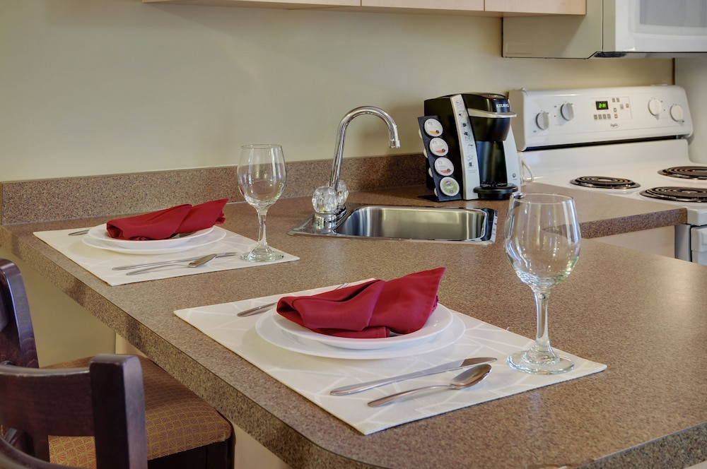 Pomeroy Inn & Suites 24/31