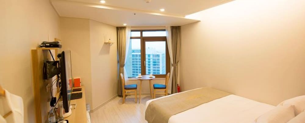 Marianne Hotel 19/40