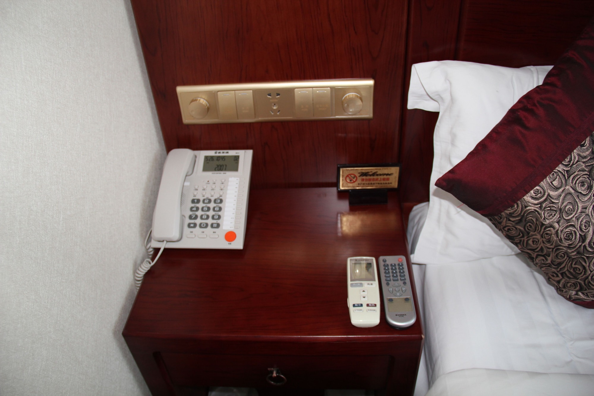 غرفة قياسية بسرير مزدوج، King Parkview Hotel 2/3