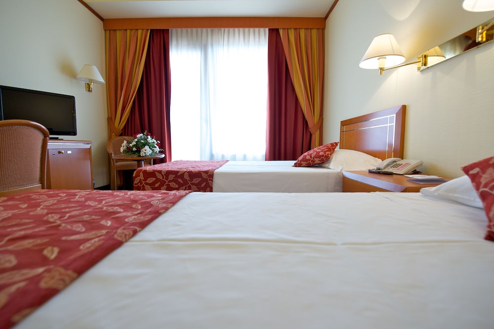 Hotel Delfino Taranto 19/74
