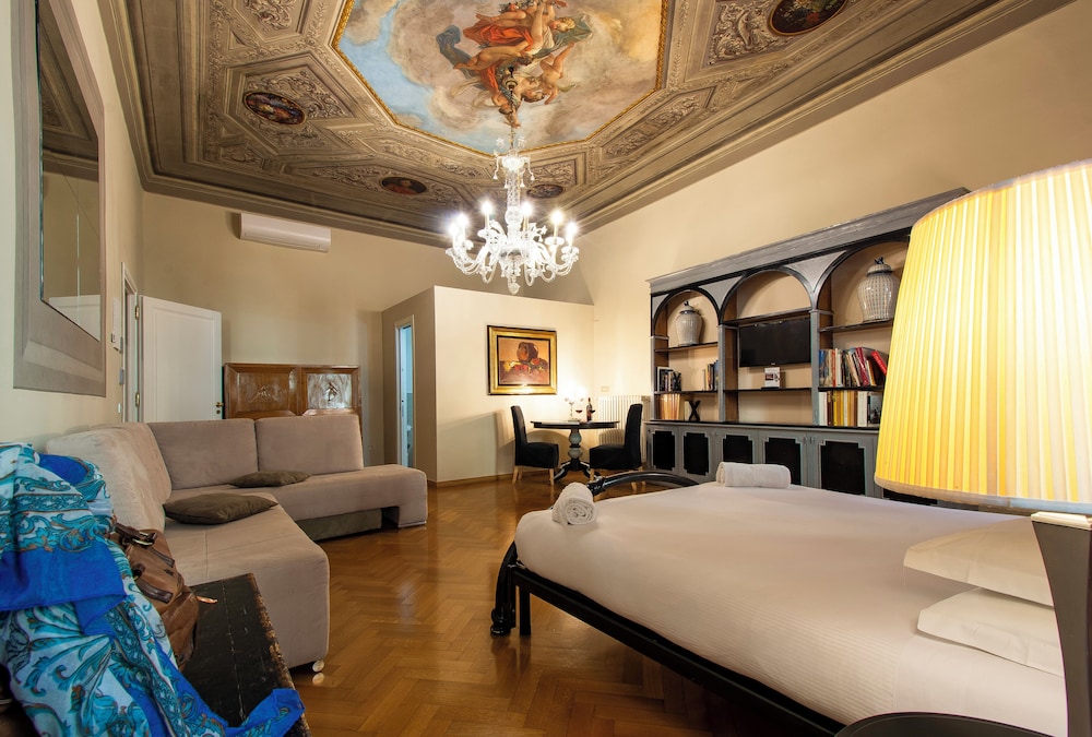 N4u Guest House 11/50