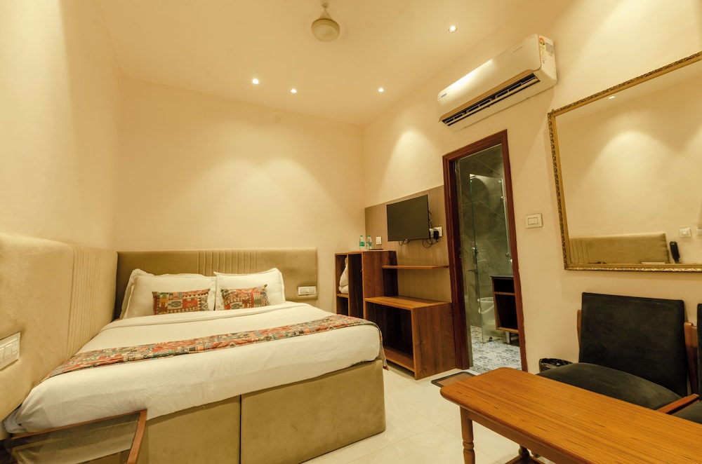 Jullundur Hotel 11/49