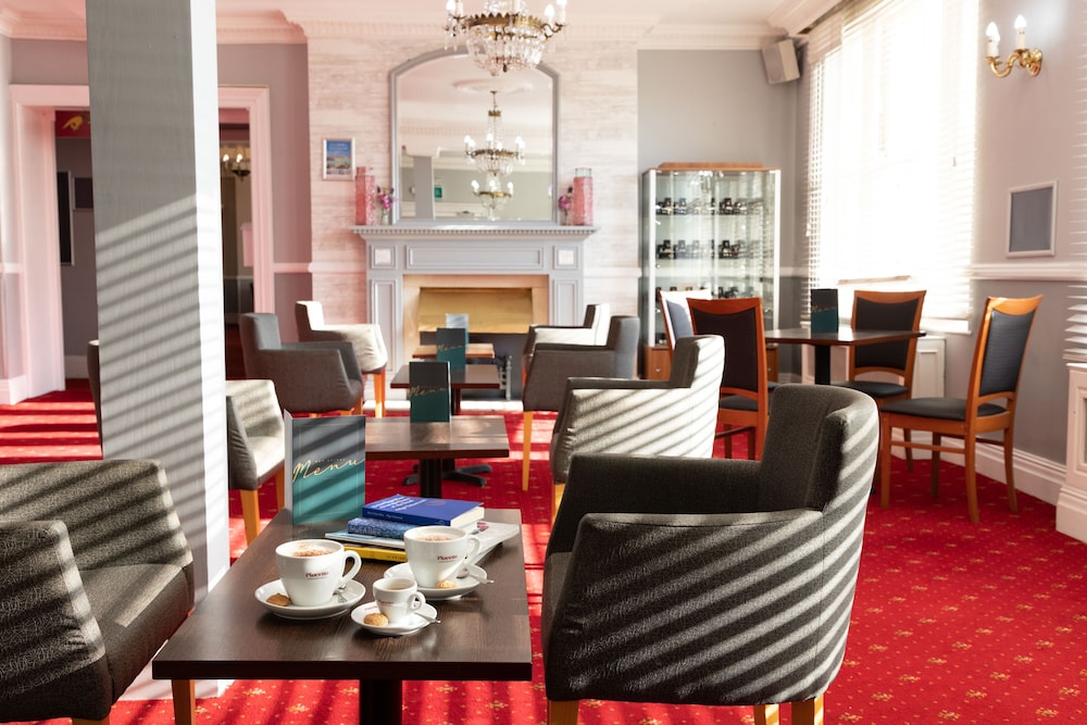 Carlton Hotel 42/68