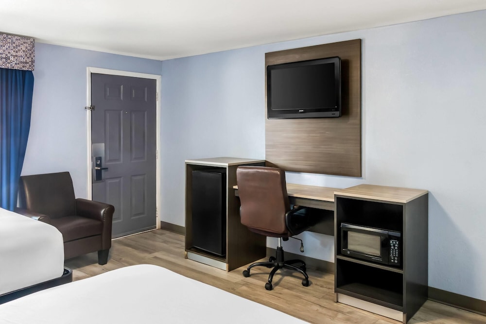 Travelodge by Wyndham Las Vegas NM 27/35