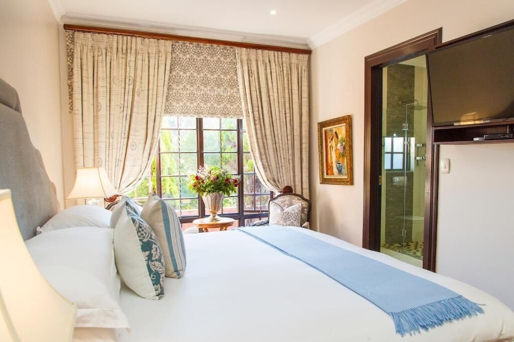 Deluxe, Double or Twin Bed