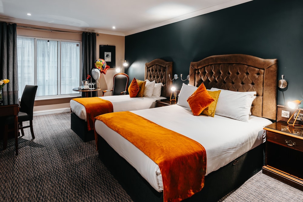 Drury Court Hotel 25/71