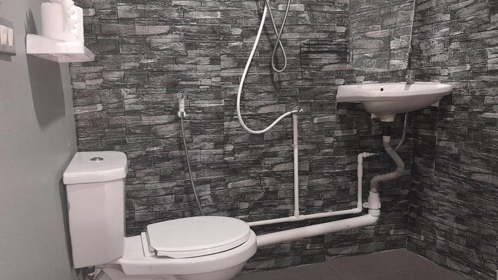 THE GUEST HOUSE 67/67