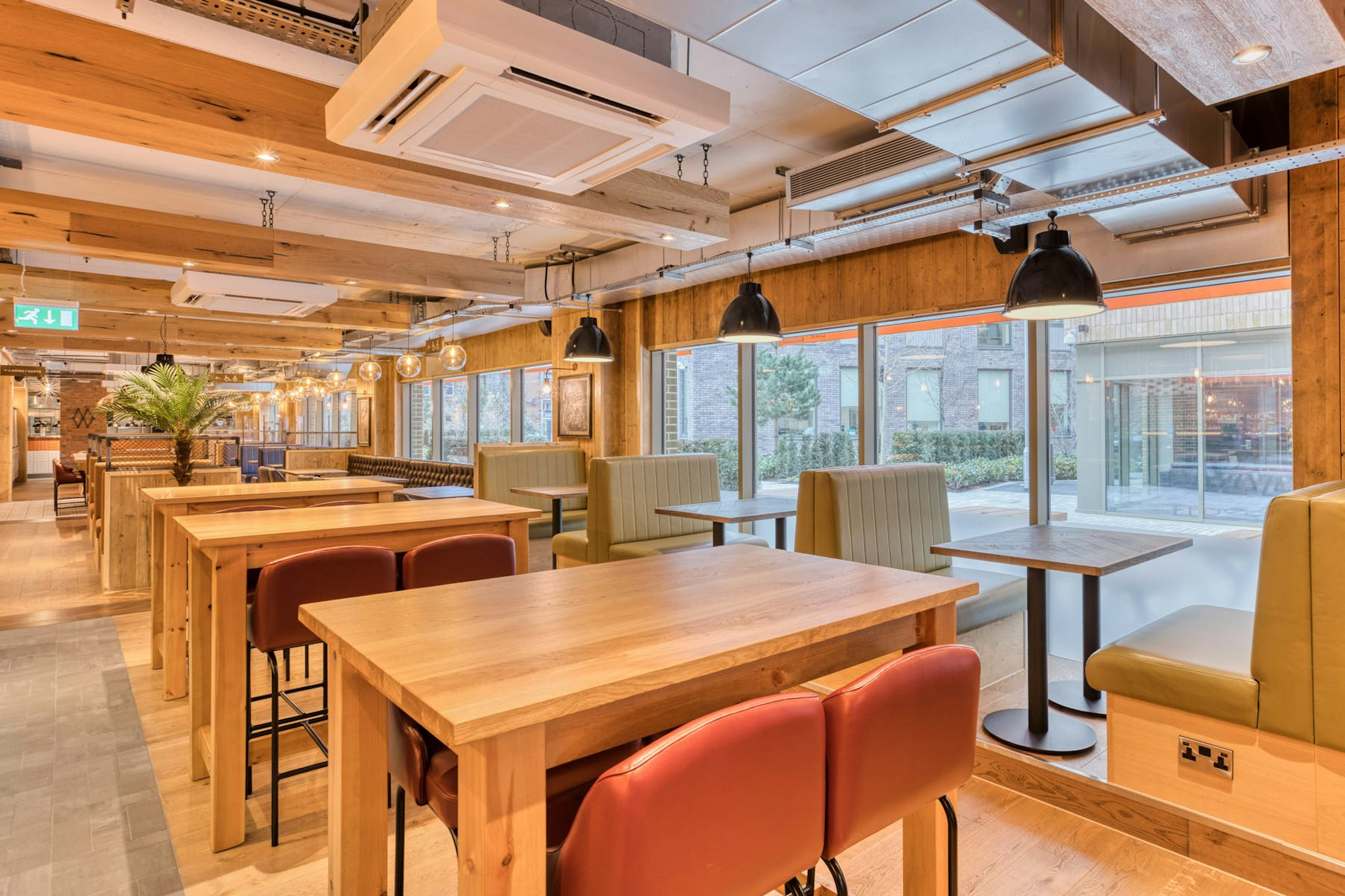 Premier Inn London Southwark (Southwark Station) 25/37