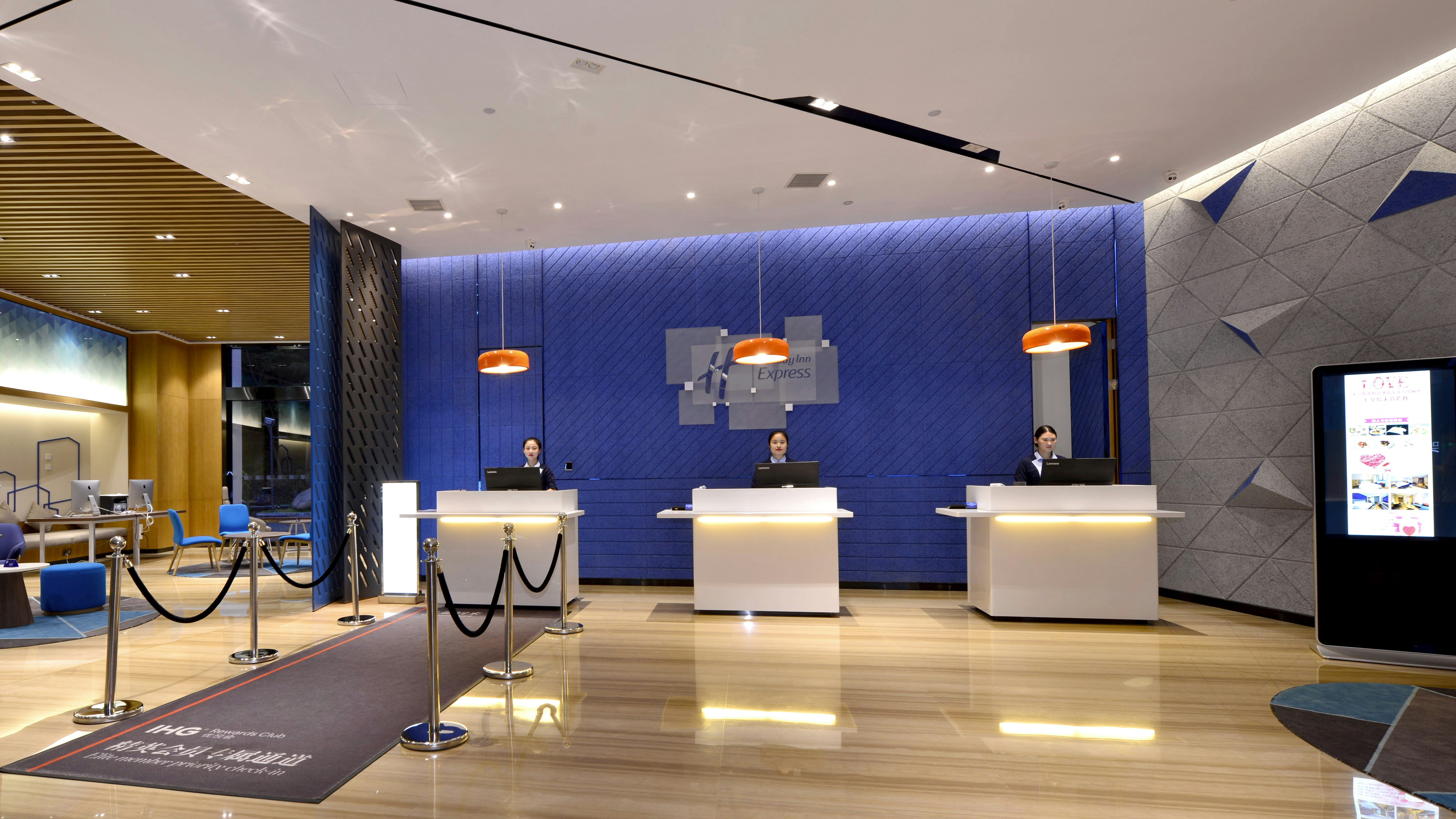 Holiday Inn Express Luanchuan 4/27