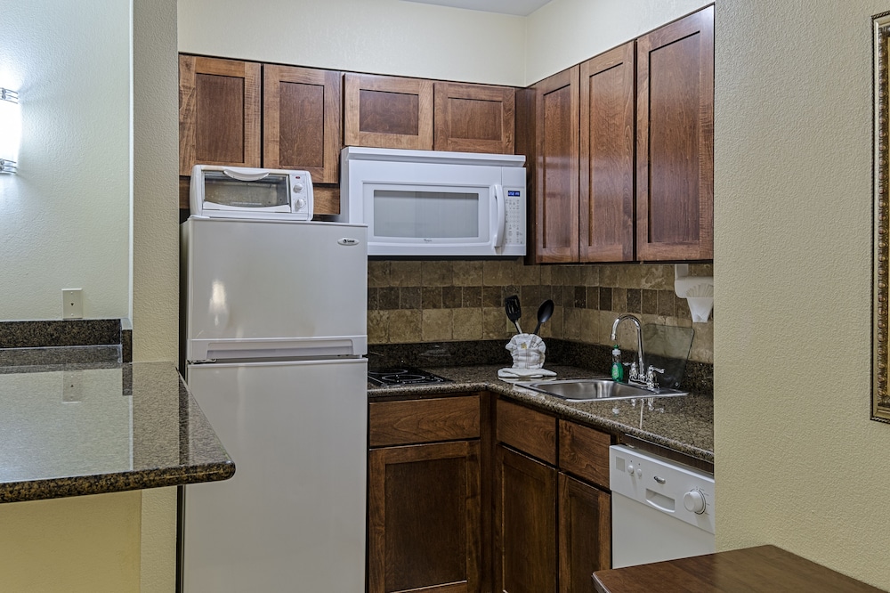جناح استوديو بسرير مزدوج بمطبخ، Staybridge Suites Harrisburg Hershey 4/5