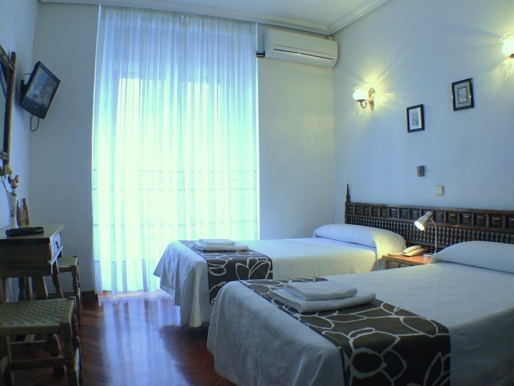 Hostal Esmeralda 9/36