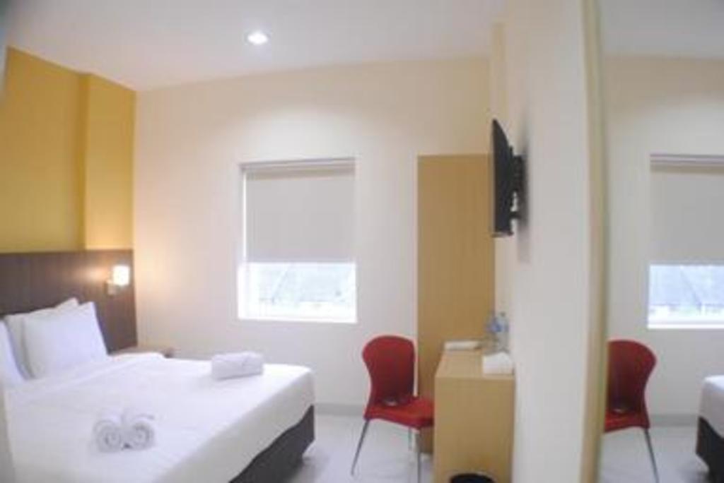 Astera Hotel Bintaro 12/22