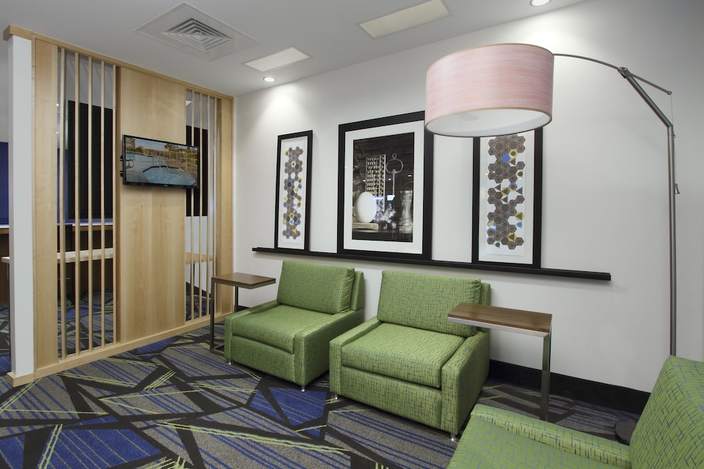 Holiday Inn Express Jasper 42/76