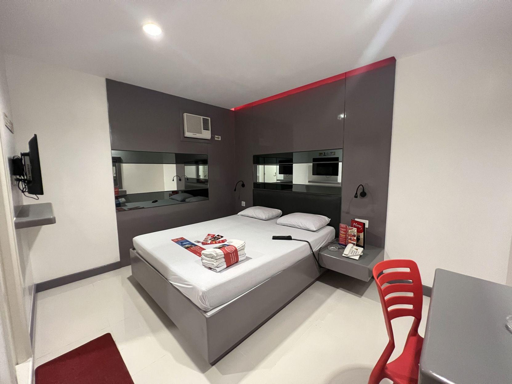 Regency, 1 Queen and 1 Single Bed