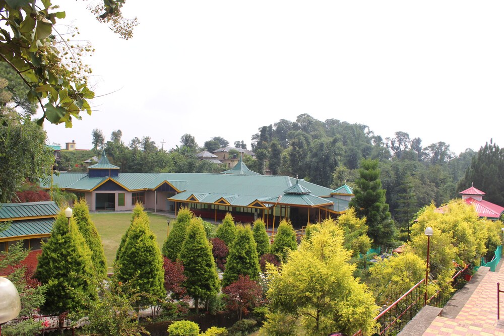 Nature Bloom Hotel And Resort 46/50