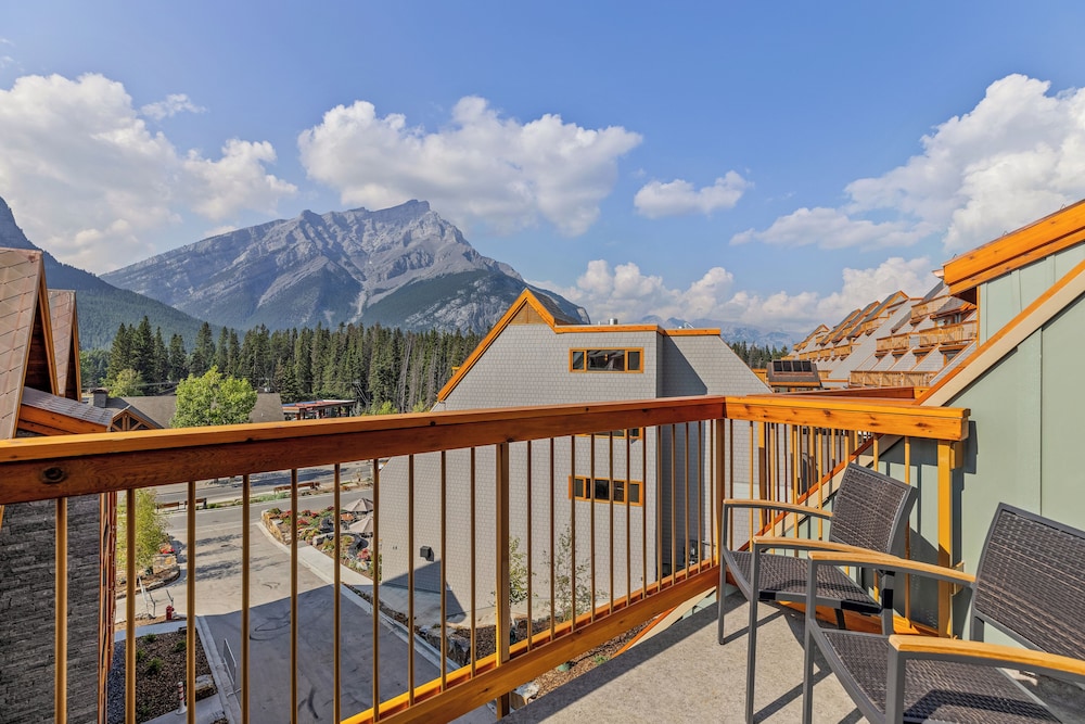 Otter Hotel 45/49