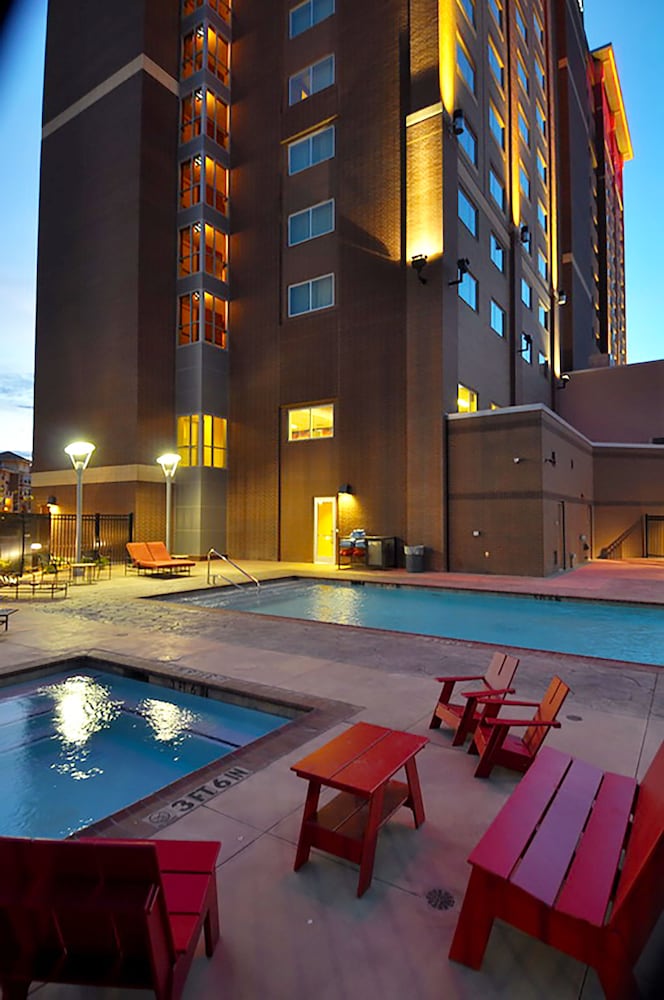 Overton Hotel And Conference Center 3/66