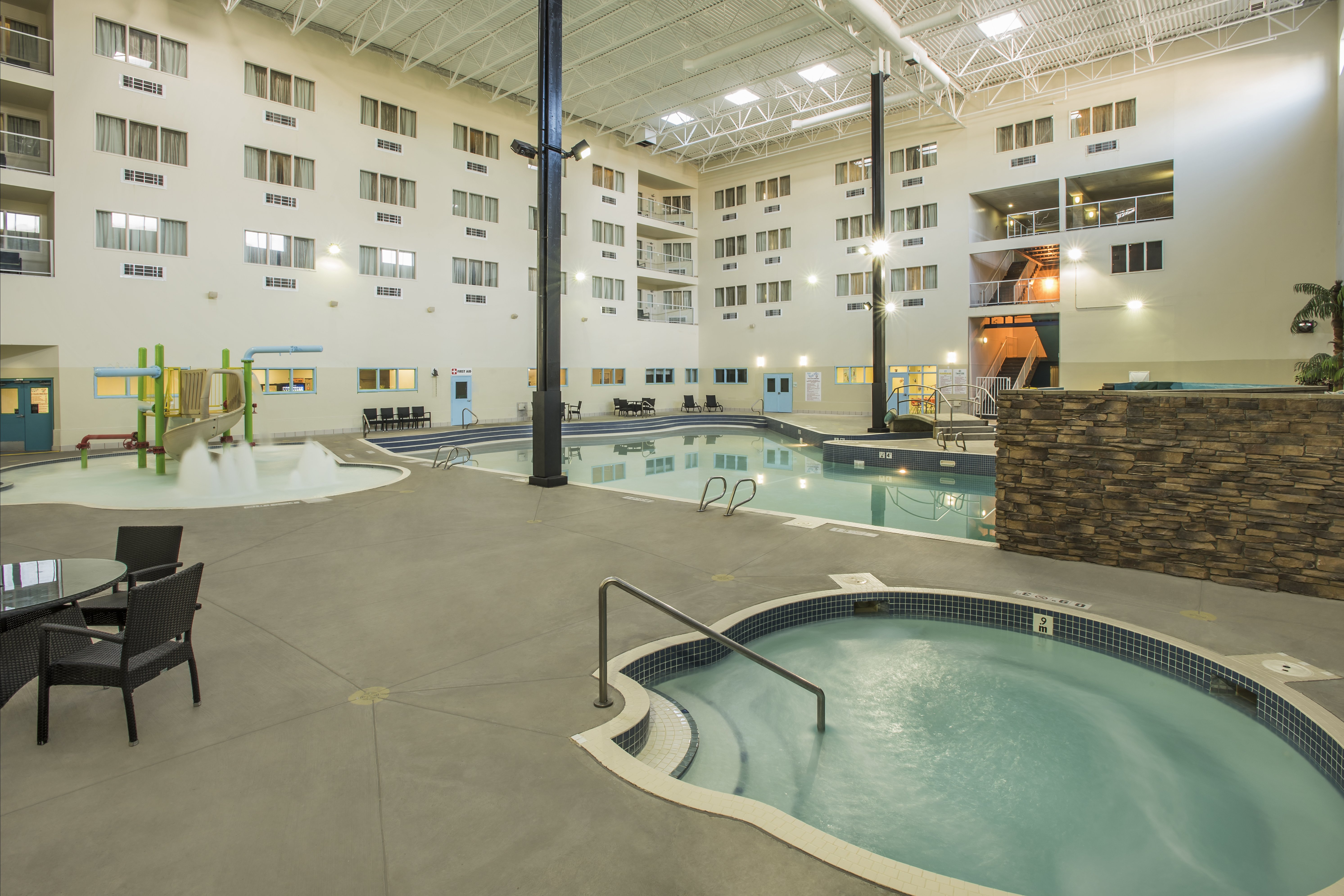 HOLIDAY INN LETHBRIDGE 19/50