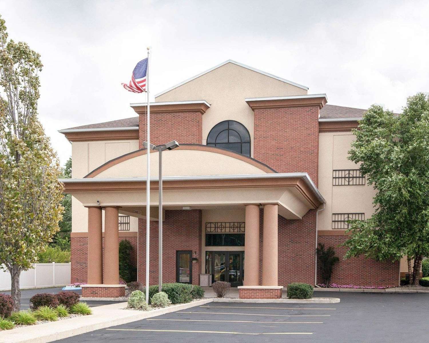 Quality Inn and Suites Niles 3/27