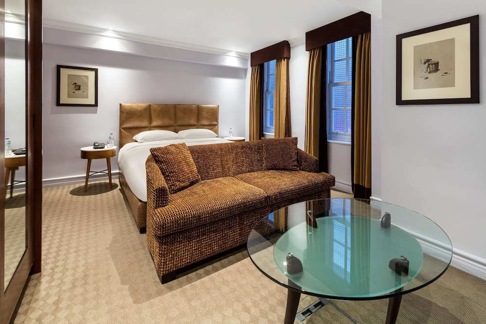 Radisson Blu Hotel London Bond Street 48/71