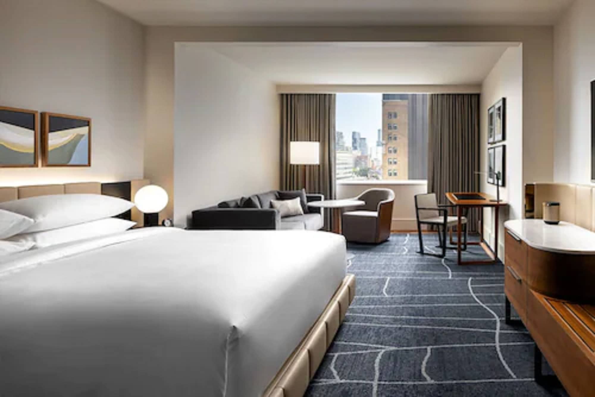 Deluxe, King Bed, High Floor