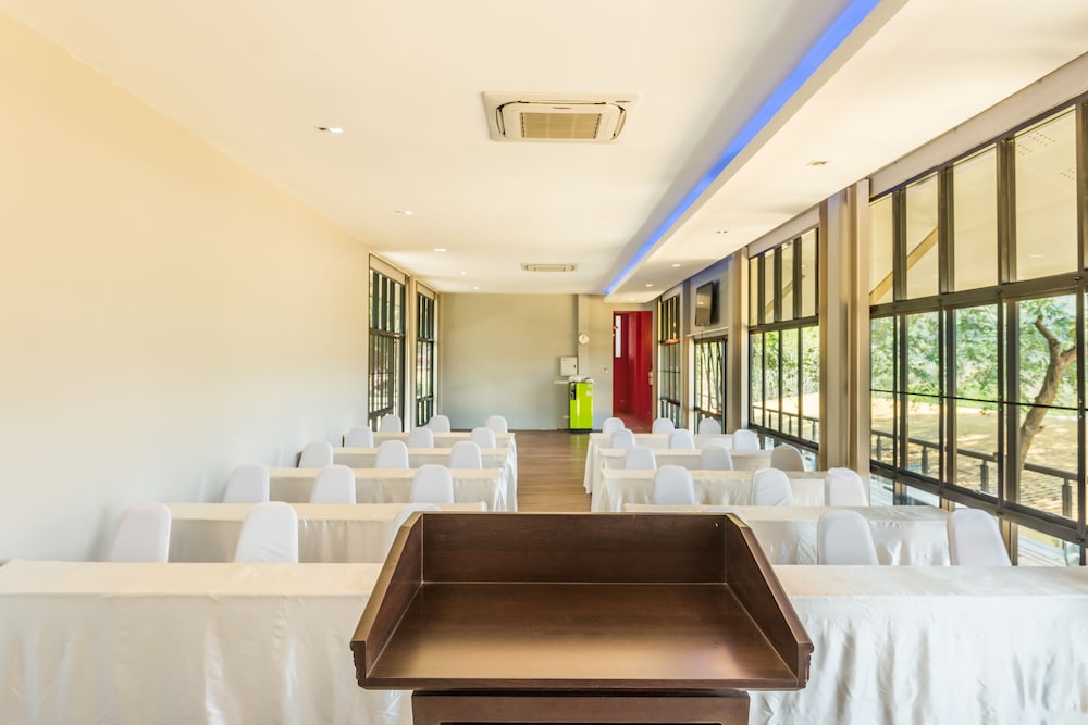 Chiangrai Lake Hill Resort 30/50