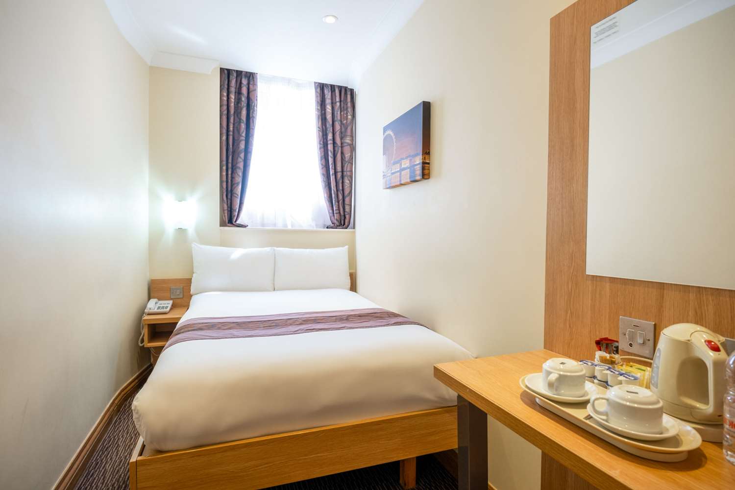 غرفة بسرير مزدوج لغير المدخنين، Comfort Inn Hyde Park 2/4