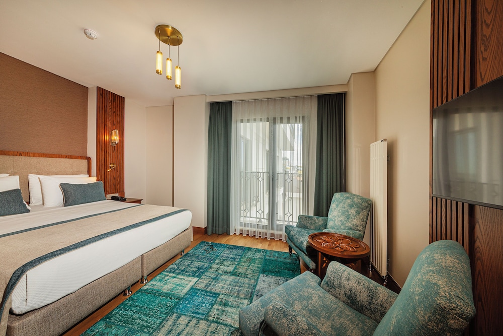 Triton Hotel 24/60