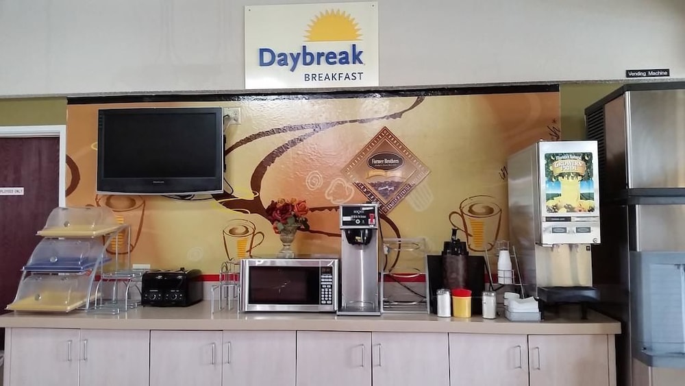 Days Inn by Wyndham Buena Park 29/34