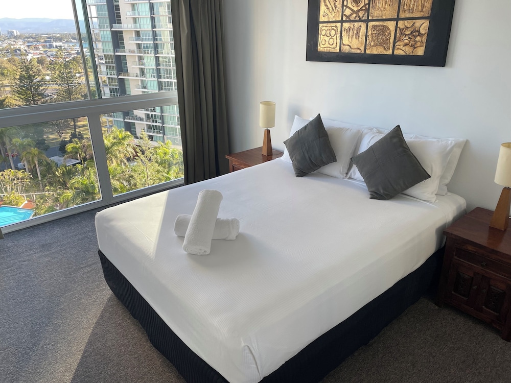 Crest Apartments 19/64